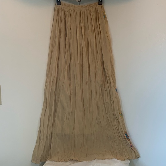 Embroidered Boho Crinkle Maxi Skirt - Picture 6 of 7